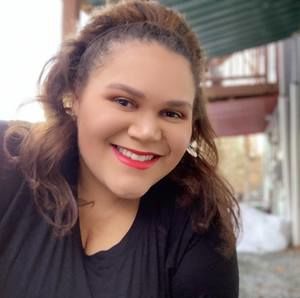 Meet your Posher, Alexis